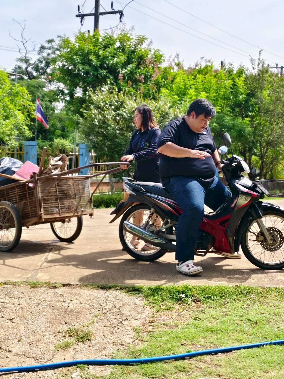title - ส.ป.ก.แพร่ จัดกิจกรรมจิตอาสาบำเพ็ญสาธารณประโยชน์ และบำเพ็ญสาธารณกุศลเฉลิมพระเกียรติเนื่องในโอกาส พระราชพิธีมหามงคลเฉลิมพระชนมพรรษา ๔ รอบ  สมเด็จพระนางเจ้าฯ พระบรมราชินี 